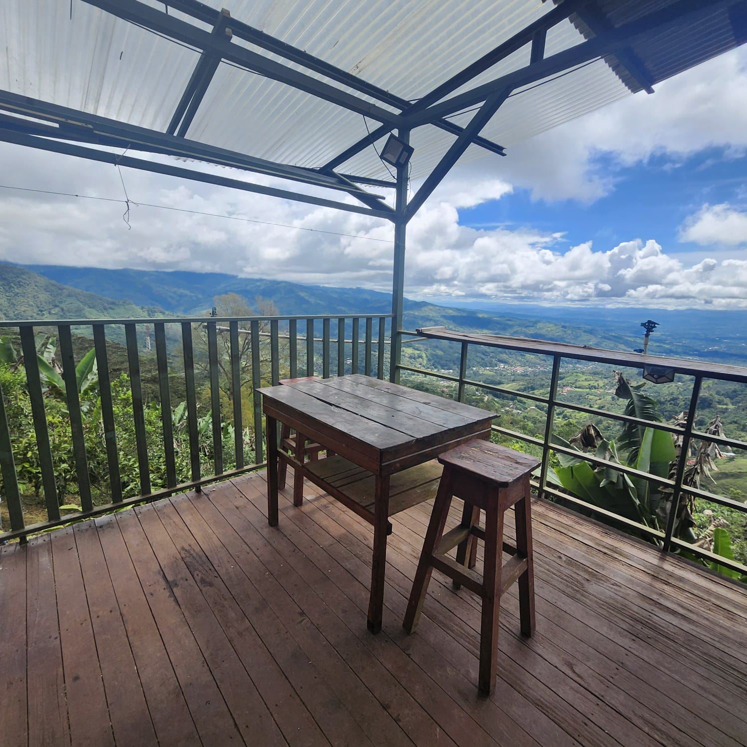 Amazing view, fresh climate, very private 1-bedroom with studio. 